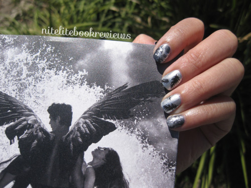 Silence-ManicureMonday-2